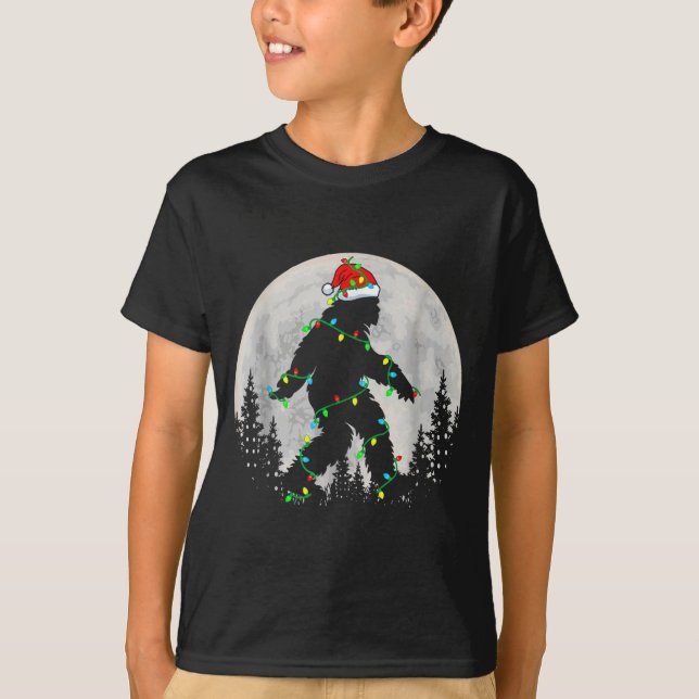 Camiseta Santa Bigfoot Christmas Tree Xmas Lights Funny Sas (Anverso)