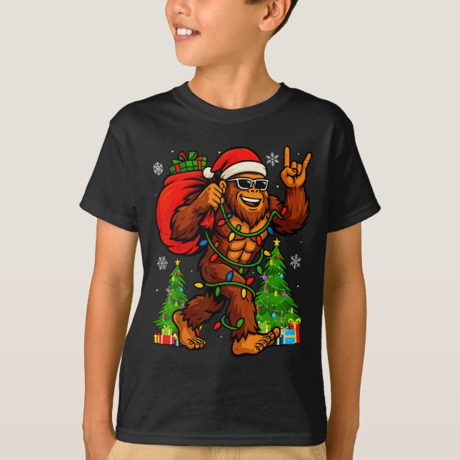 Camiseta Santa Bigfoot Christmas Tree Xmas Lights Funny Sas (Anverso)
