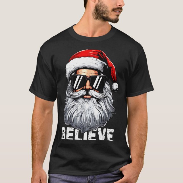 Camiseta Santa Face Sungles Believe Christmas Shirts For Bo (Anverso)