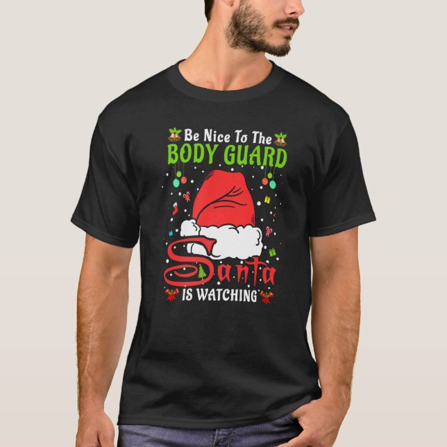 Camiseta Santa Xmas Pajamas Be Nice To The Body Guard Chris (Anverso)