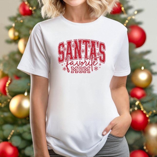 Camiseta Santa's Favorite Mom T-shirt (Personalize this cute Santa's Favorite Mom t-shirt. )