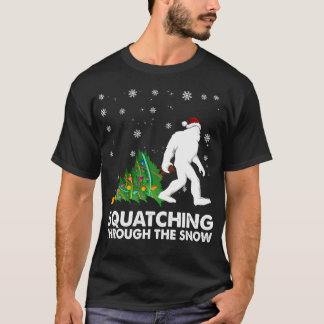 Camiseta Sasquatch Bigfoo Squatching A Través De La Nieve C
