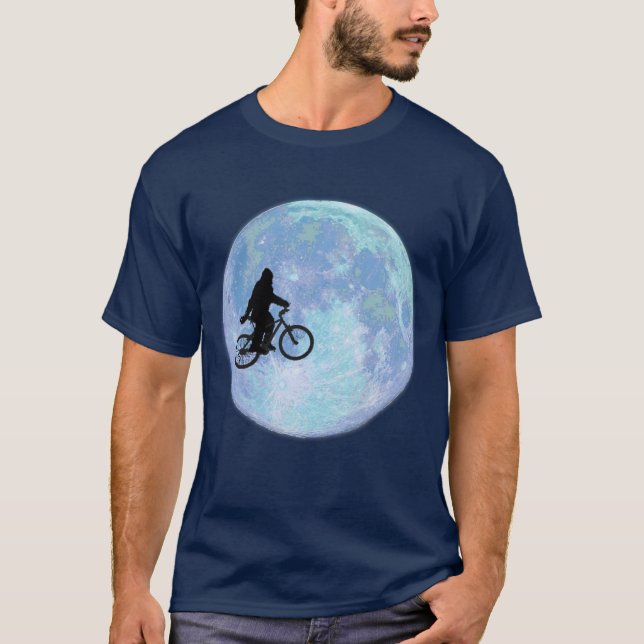 Camiseta Sasquatch/Bigfoot en la bici en cielo con la (Anverso)
