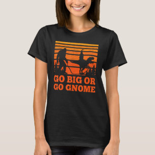 Camiseta Sasquatch caminar T-rex cargando un Gnome Go big G