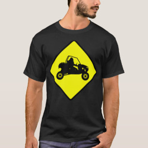 Camiseta Sasquatch SXS cruzando la carretera UTV Si