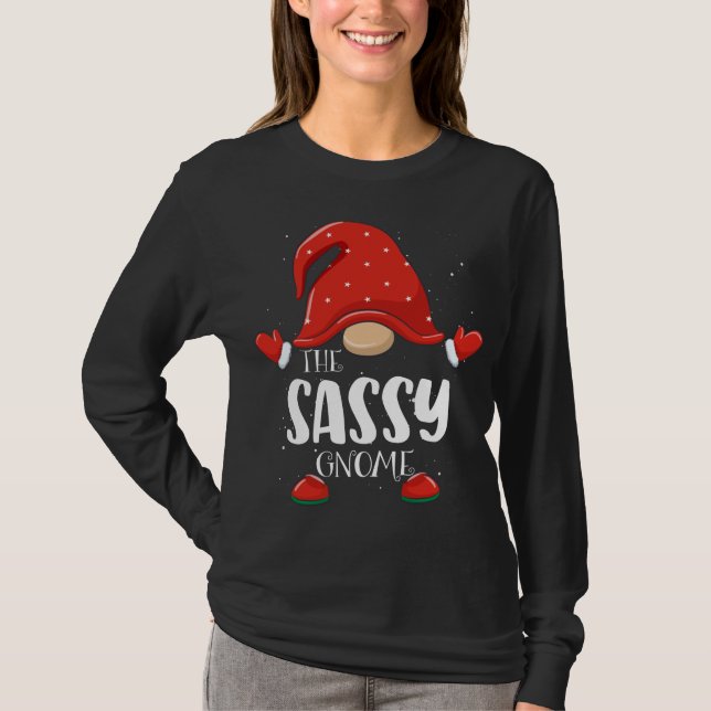 Camiseta Sassy Gnome Matando Navidades Pajama (Anverso)
