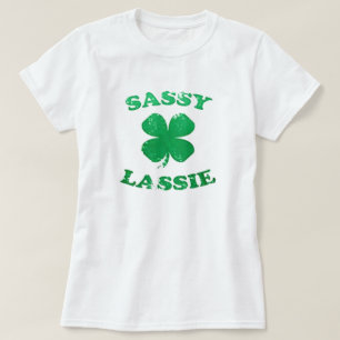 Camiseta Sassy Lassie St. Patrick's Day Tee