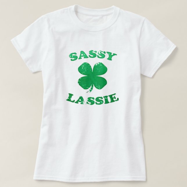 Camiseta Sassy Lassie St. Patrick's Day Tee (Diseño del anverso)