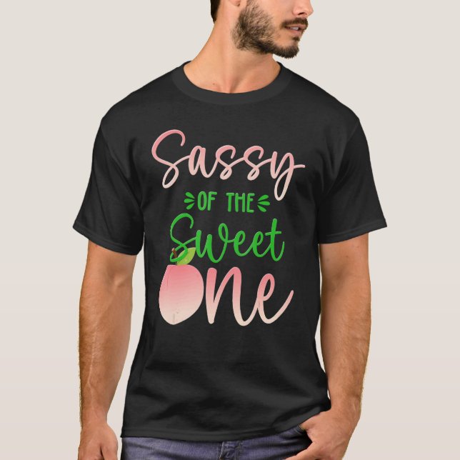 Camiseta Sassy Of Birthday One Peach Primera Fruta De Veran (Anverso)