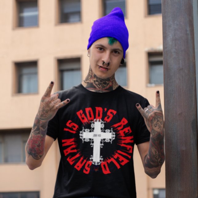 CAMISETA SATÁN ES LA SANGRIENTA SANGRE DE DIOS HALLOWEEN T- (Subido por el creador)