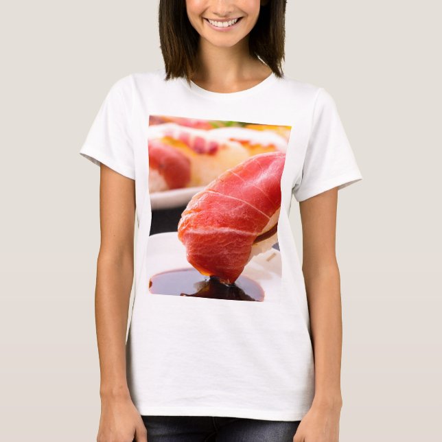 Camiseta Savor the Dip – A consistent aesthetic (Anverso)