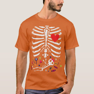 Camiseta Scary spooky Halloween funny skeleton with heart 