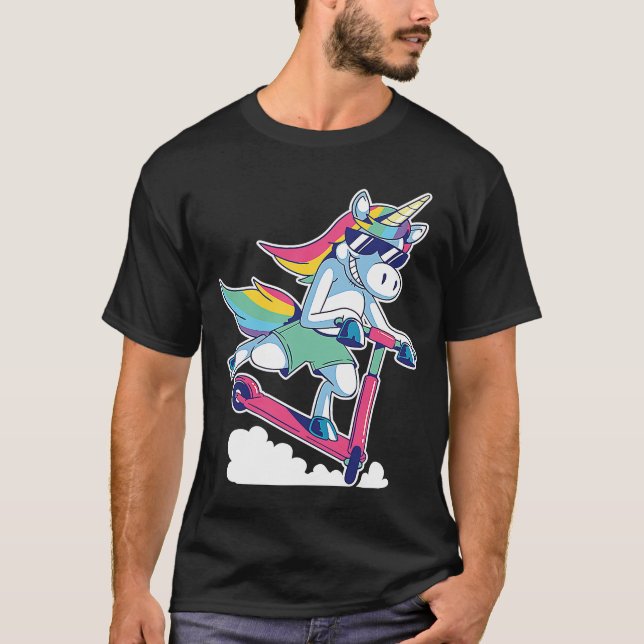 Camiseta Scooter Montando la criatura mítica Unicornio Pega (Anverso)