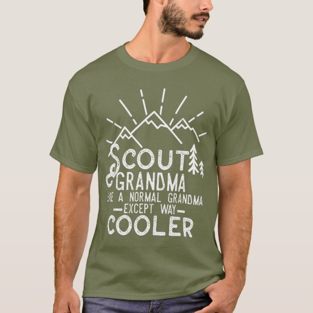 Camiseta Scout Grandma Cub Leader Boy Camping Senderismo (Anverso)