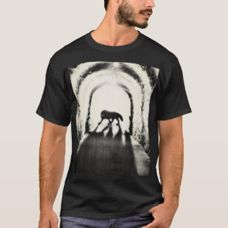 Camiseta SCP-023 / Imagen de Wikipedia Black Shuck