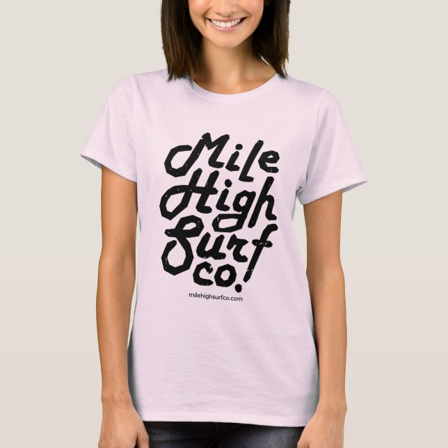 Camiseta Script Mile High Surf Co. (Anverso)