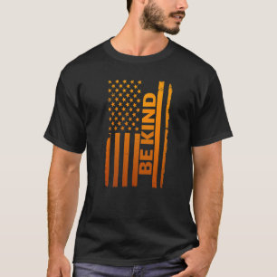 Camiseta Sé amable con la bandera estadounidense, Día de la