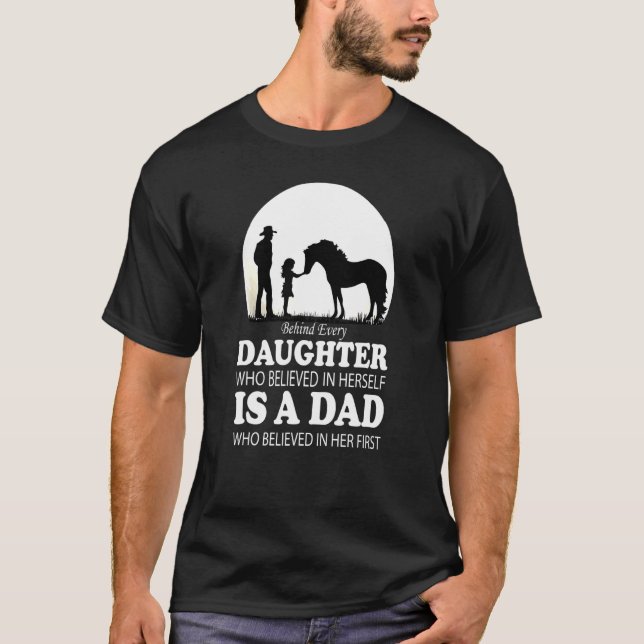 Camiseta Se Cree Que El Caballo Es Un Padre (Anverso)