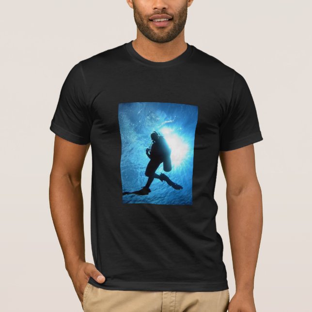 Camiseta Se sobrestima la tierra (Anverso)