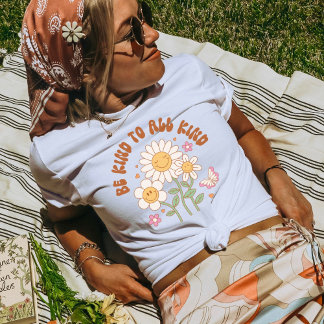 Camiseta Sea amable con todos los tipos, buenos videos retr