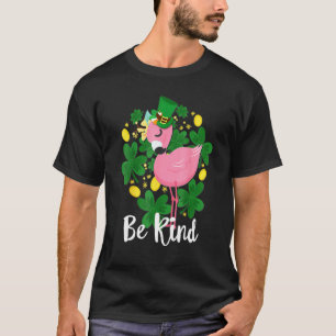 Camiseta Sea amable Flamingo St Patrick Day Funny Pink Bird