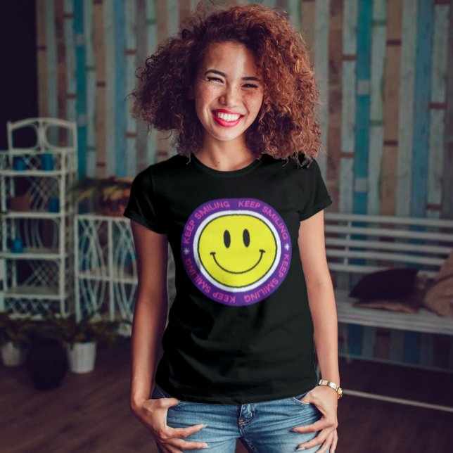 Camiseta Seguir sonriendo (Subido por el creador)