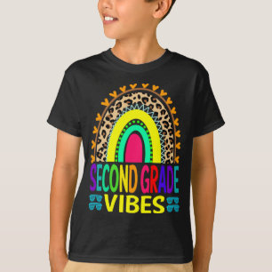 Camiseta Segundo Grado Vibes Rainbow Leopard de vuelta a la