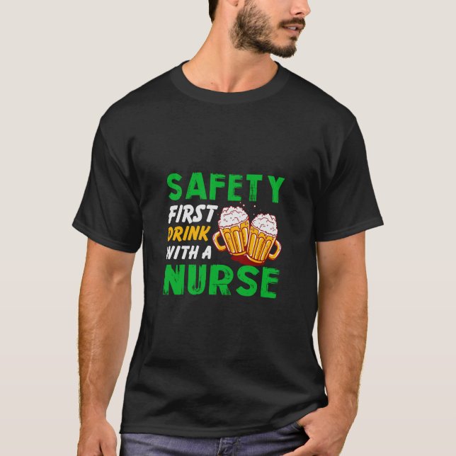 Camiseta Seguridad Primer Bebida Con Enfermera (Anverso)