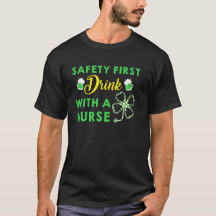Camiseta Seguridad Primero Bebe Con Un Enfermero Día De San