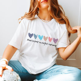 Camiseta Seis Corazones de color de agua con texto personal
