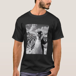 Camiseta Selfie de pingüino divertido pingüino resiste alet