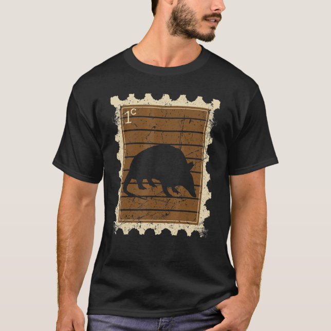 Camiseta Sello De Poescenario Con Armadillo (Anverso)