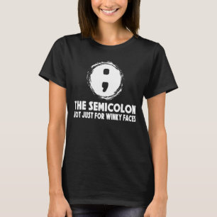 Camiseta Semicolon Winky se enfrenta a la gramática