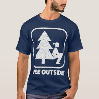 Camiseta Señal de niña que orina afuera divertida para acam