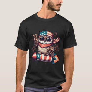 Camiseta Señal de Paz Mano Búho Fuegos Artificiales Bandera