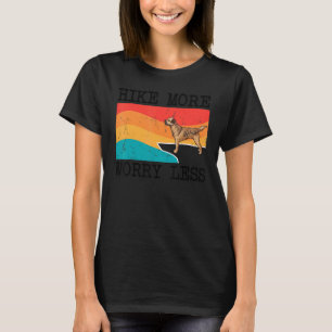 Camiseta Senderismo más preocupante, menos excursión gráfic