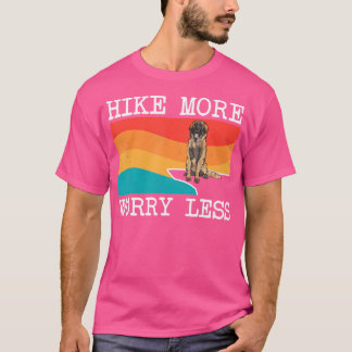 Camiseta Senderismo más preocupante, menos excursión gráfic