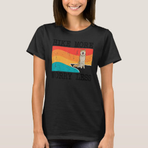Camiseta Senderismo más preocupante, menos excursión gráfic