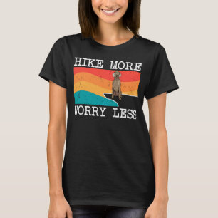 Camiseta Senderismo más preocupante menos excursión gráfica