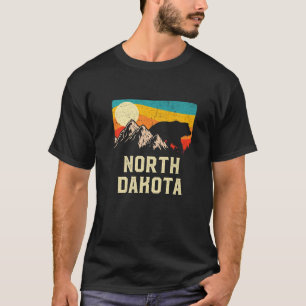 Camiseta Senderismo por el atardecer del oso salvaje de Dak
