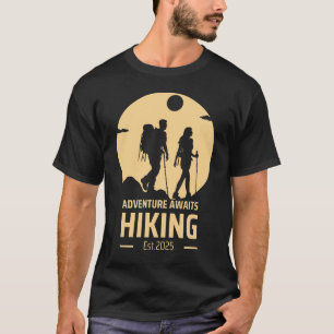 Camiseta Senderismo por la Aventura al Aire Libre   Est. 20