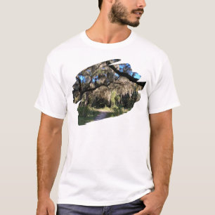 Camiseta Sendero de musgo español iluminado por el sol