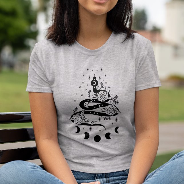Camiseta Sendero de serpientes estridentes de serpientes fl (Moon Phase Floral Snake Starry Serpents Path T-Shirt)