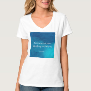 Camiseta Seneca: Enfoque hacia adelante, no tropiezos en el