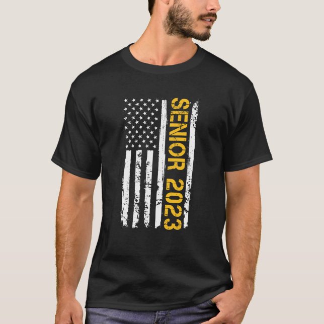 Camiseta Senior 2023 American Flag USA Graduation Class of (Anverso)