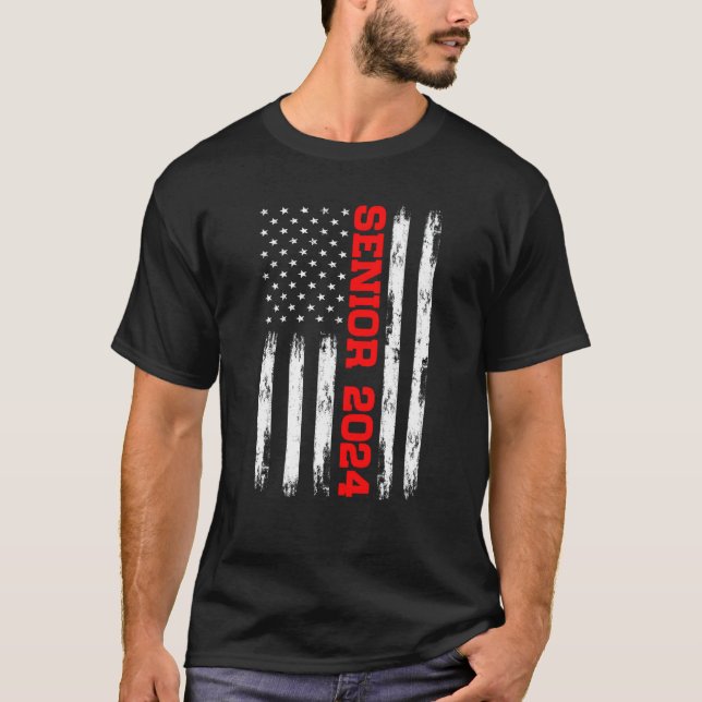 Camiseta Senior 2024 American Flag USA Graduation Class of (Anverso)