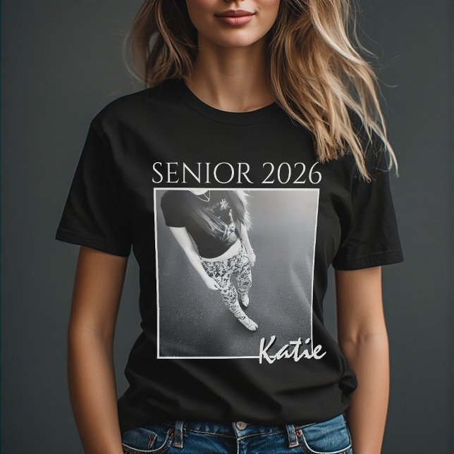 Camiseta Senior 2026 Custom Photo & Name Minimalist Black  (Subido por el creador)