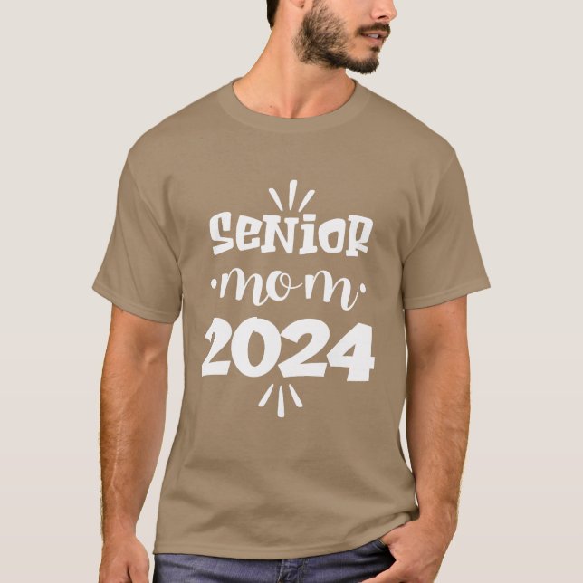 Camiseta Senior mom 2024 college graduation gift (Anverso)