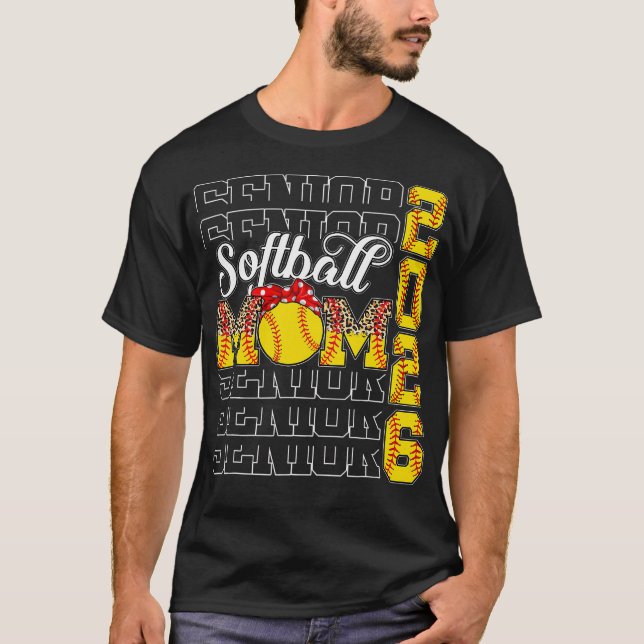 Camiseta Senior Mom 2026 Clase De Softball De Graduación 20 (Anverso)