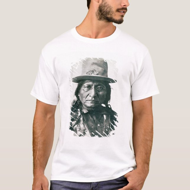 Camiseta Sentada Bull (1831-1890) (foto de b/w) (Anverso)